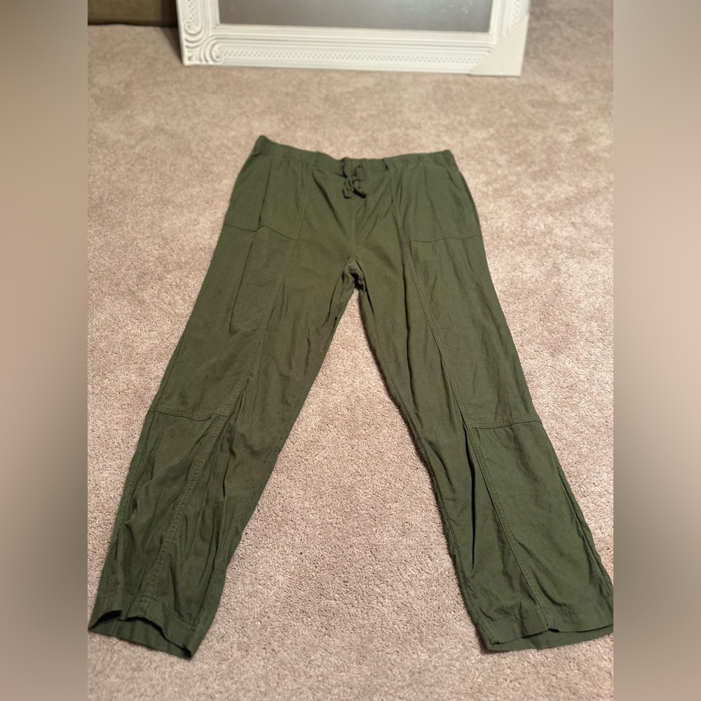 Time and Tru Forest Green Relaxed Pants